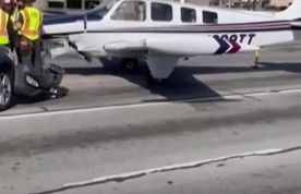 فرود اضطراری 
هواپیمای سبک در خیابان شلوغِ ایالت جورجیا