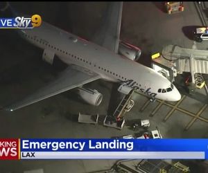فرود اضطراری در فرودگاه بین‌المللی لس‌آنجلس