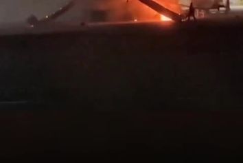 تصاویر جدید از آتش‌سوزی نوار نقاله در نزدیکی هواپیما و تخلیه ایمن مسافران