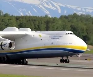 فرود بزرگترین هواپیمای جهان An 225 