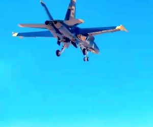 نمایی از فرود فرشتگان آبی
