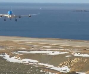 فرود ایرباس A340 در شرایط باد جانبی