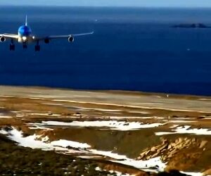 فرود ایرباس A340 در شرایط باد جانبی