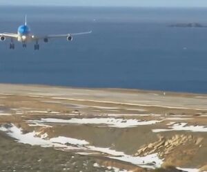 فرود ایرباس A340 در شرایط باد جانبی