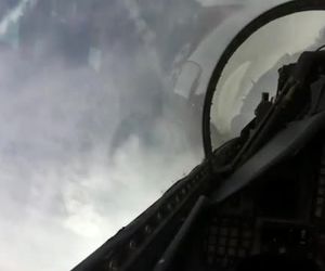 پرواز از نمای داخلی کاکپیت F16
