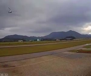 عبور خطرناک جت از کنار هلیکوپتر در فرودگاهی که کنترل ترافیک هوایی ندارد!