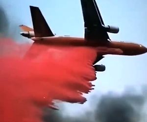 اطفا حریق توسط DC10