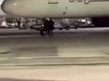 اقدام عجیب دو مسافر جامانده از پرواز برای سوار شدن به هواپیما!