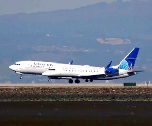 فرود موازی بویینگ ۷۳۷ مکس و بمباردیر CRJ200 یونایتد در فرودگاه سانفرانسیسکو