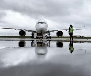 فیلم برداری از ایرباس A350 ایرفرانس در فرودگاه شارل دو گل پاریس با استفاده از آب 