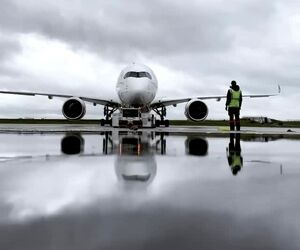 فیلم برداری از ایرباس A350 ایرفرانس در فرودگاه شارل دو گل پاریس با استفاده از آب 