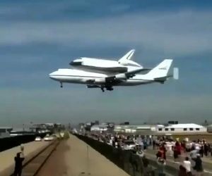 فرود دیدنی ملکه و شاتل