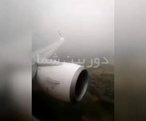 تقرب و فرود در فرودگاه بروکسل بلژیک از نمای موتور ۷۳۷ رایان‌ایر