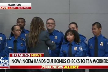 نیروهای TSA پاداش ۱۰ هزار دلاری گرفتند 