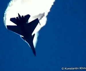 مانور SU30 در دود 