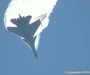 مانور SU30 در دود 