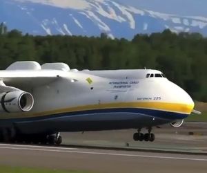 فرود بزرگترین هواپیمای جهان؛ آنتونف ۲۲۵