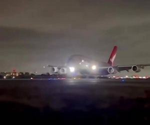 تیک‌آف A380 کانتاس به سوی سیدنی
