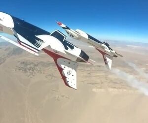 لذت پرواز با گروه تاندر بردز و F16