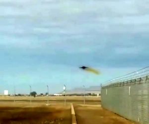 پرواز با ارتفاع کم 
این ویدیو را با صدای بلند ببینید