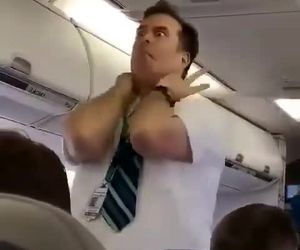 مهماندار وست جت و دمو با طنازی خاص خود