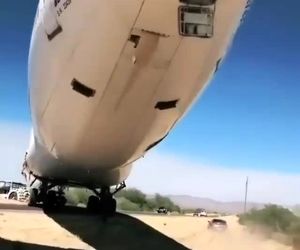 بویینگ ۷۴۷ وسط جاده بدون بال بدون دم 
روزی به اوج آسمان روزی به غربت زمین 