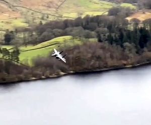 ایگل و یک صدای گوش‌نواز 
این ویدیو را با صدای بلند ببینید.