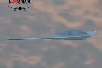  اسکورت B-2 Spirit توسط F-35 Lightning II