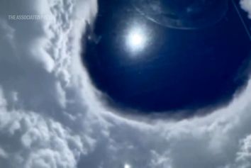 تصاویری کم‌نظیر از پرواز در چشم طوفان «ارین»
