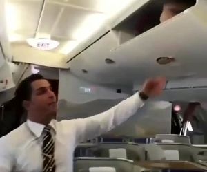 محفظه بالای سر مسافران؛ جایی برای بارهای داخل کابین یا محل استراحت مهمانداران؟