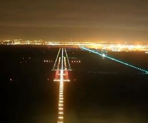 فرود شبانه در باند ۳۳ چپ فرودگاه بین‌المللی کویت 