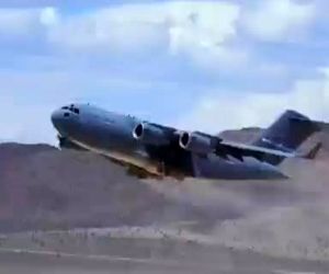 تیک‌آف C17 گلوبمستر از روی خاک