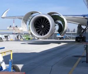 آیا می‌دانستید تعداد ۳۰۰ قطعه از قطعات موتور GE9X که برای هواپیمای 777X طراحی و ساخته شده است با استفاده از پرینتر‌های سه بعدی پرینت شده‌اند؟