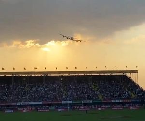 پرواز ایرباس A380 امارات برفراز ورزشگاه  