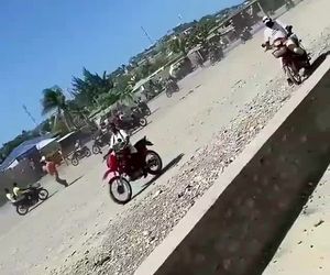 باند فرود یا پیست موتور سواری 