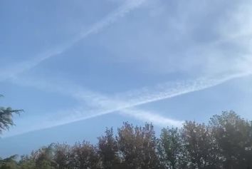 رد زیبای کانتریل‌ها؛ صبح امروز در آسمان تهران