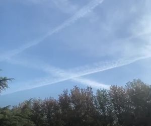 رد زیبای کانتریل‌ها؛ صبح امروز در آسمان تهران