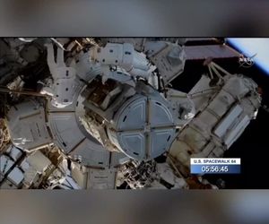 تایم‌لپسی از همکاری از فضانوردان اندرو مورگان و لوکا پارمیتانو در طی تعمیرات دستگاه ردیاب پرتو کیهانی.