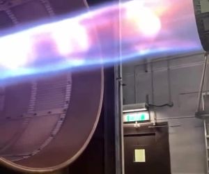 آزمایش تونلی موتور هواپیما 

برای ارزیابی حیاتی عملکرد پرواز

