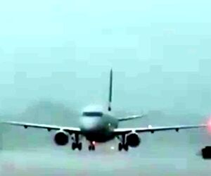 لحظه برخورد صاعقه با هواپیما در آرکانزاس آمریکا