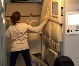 آموزش نحوه عکس‌العمل در شرایط اضطراری به مهمانداران