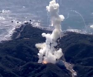 موشک فضایی ژاپن لحظاتی پس از پرتاب منفجر شد