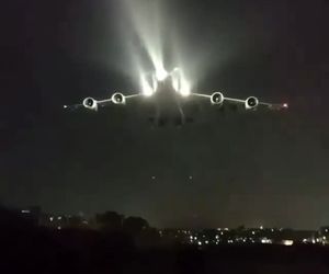 فرود شبانه سوپرجامبو شرکت هواپیمایی سنگاپور در فرودگاه بمبئی