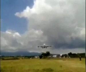 ویدیویی از فرود ایرباس A340 در فرودگاهی در کاستاریکا از نمایی فوق‌العاده