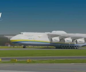  فرود اسلومشون AN-225 غول‌آسا در فرودگاه پراگ