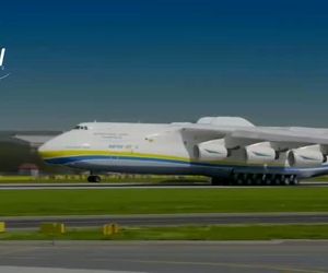  فرود اسلومشون AN-225 غول‌آسا در فرودگاه پراگ