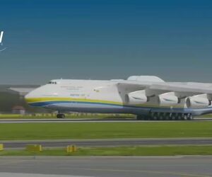  فرود اسلومشون AN-225 غول‌آسا در فرودگاه پراگ