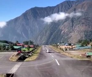 فرودگاه Lukla یکی از خطرناک‌ترین فرودگاه‌ها است، چرا که طول باند تنها ۵۲۷ متر، و ارتفاع آن ۲۸۶۰ متر می‌باشد. 