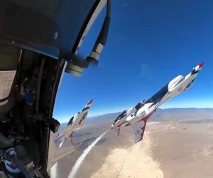 پرواز فورمیشن برفراز صحرای نوادا در ایالت لاس‌وگاس