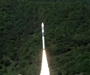 ماهواره سنجش از راه دور پاکستان با موفقیت به فضا رفت 